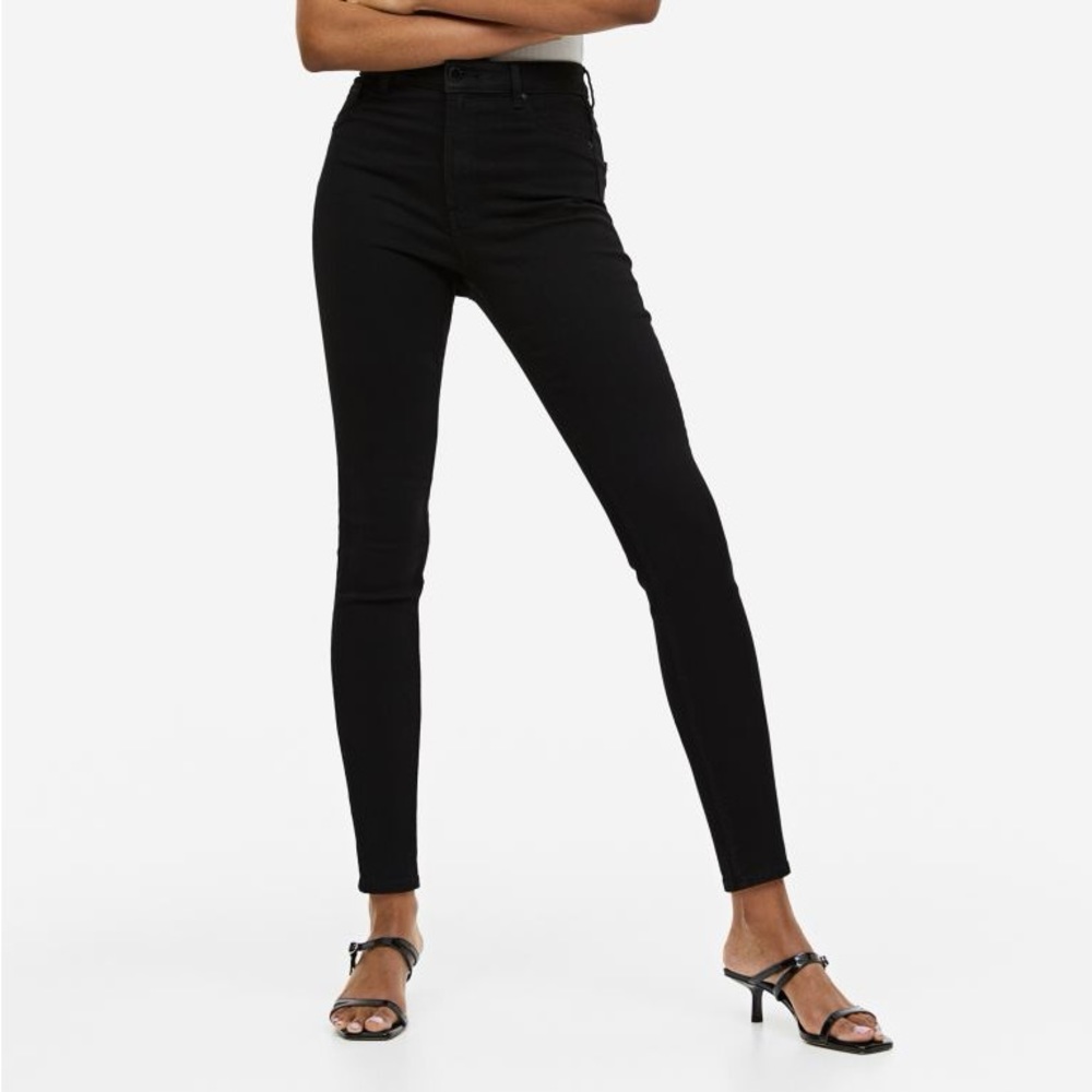 NWT H&M leggings in black size 26